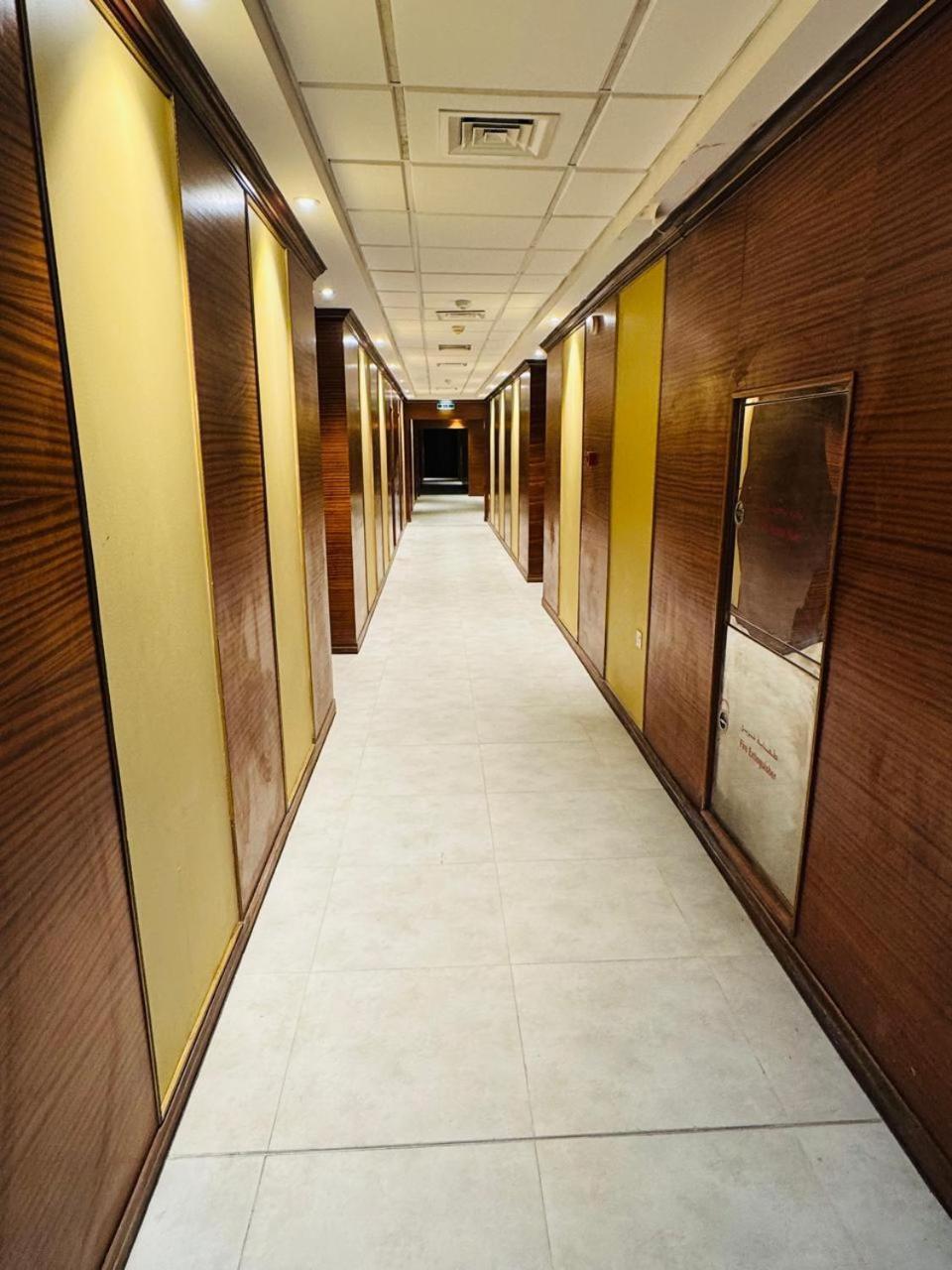 Backpackers Heaven ! 18 Beds In A 2 Bedroom Apartment In Front Of Union Metro Station Diera Dubai Esterno foto