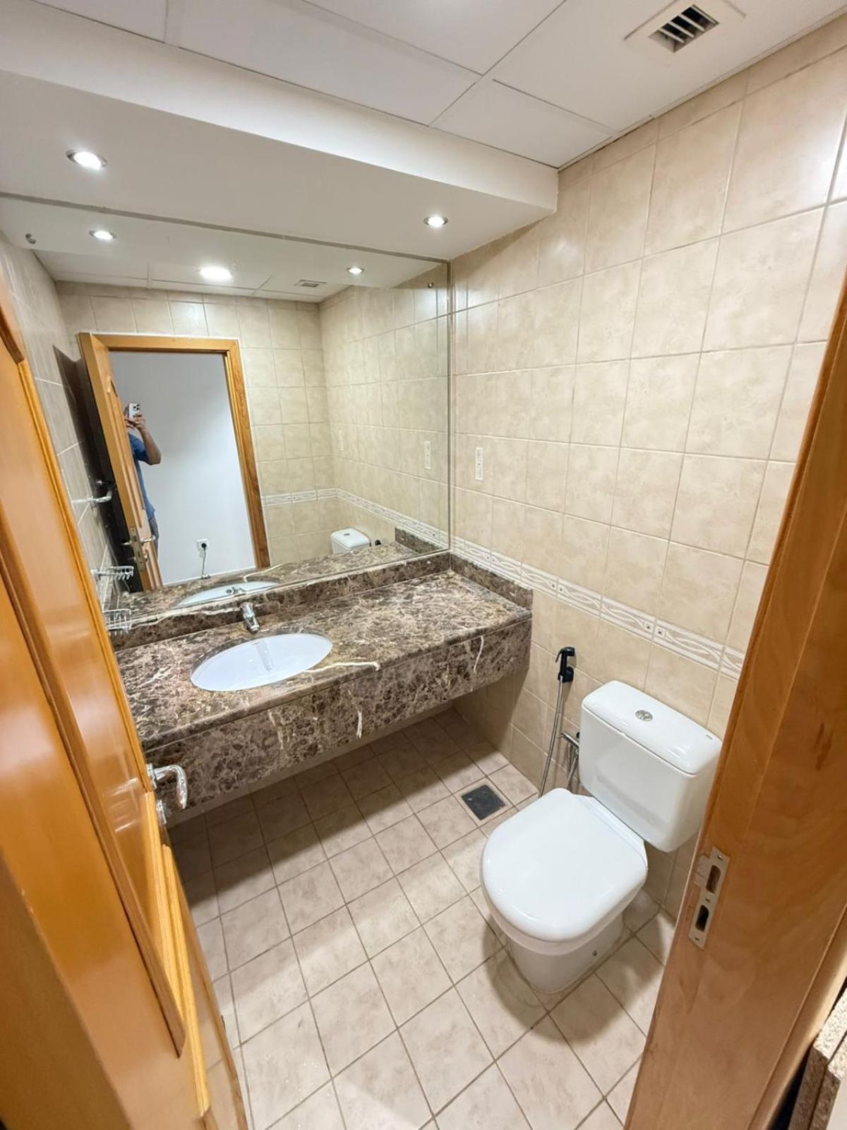 Backpackers Heaven ! 18 Beds In A 2 Bedroom Apartment In Front Of Union Metro Station Diera Dubai Esterno foto