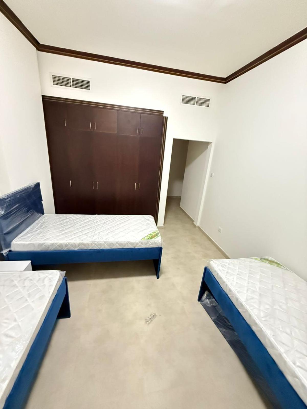 Backpackers Heaven ! 18 Beds In A 2 Bedroom Apartment In Front Of Union Metro Station Diera Dubai Esterno foto
