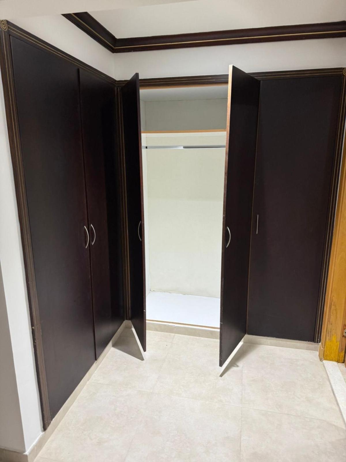 Backpackers Heaven ! 18 Beds In A 2 Bedroom Apartment In Front Of Union Metro Station Diera Dubai Esterno foto