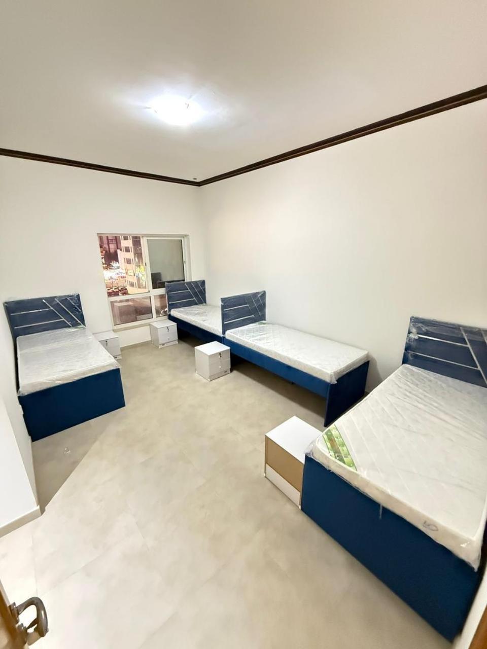 Backpackers Heaven ! 18 Beds In A 2 Bedroom Apartment In Front Of Union Metro Station Diera Dubai Esterno foto